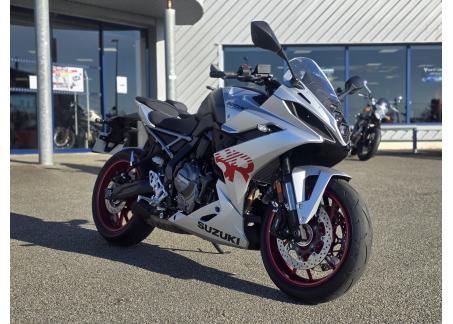 SUZUKI GSX-8R