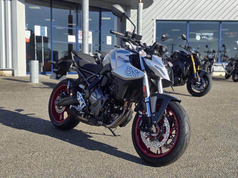 SUZUKI GSX-8S A2